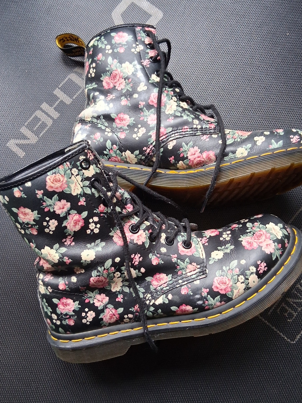 Dr. Martens Women's Floral Lace-Up Combat Boots in Black/Pink Size 7 Doc MARTEN